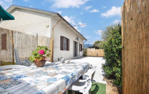 2 Bedroom Gorgeous Home In Capezzano Pianore